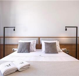 5 bedroom villa with indoor and outdoor pool in Chania town, sleeps 10